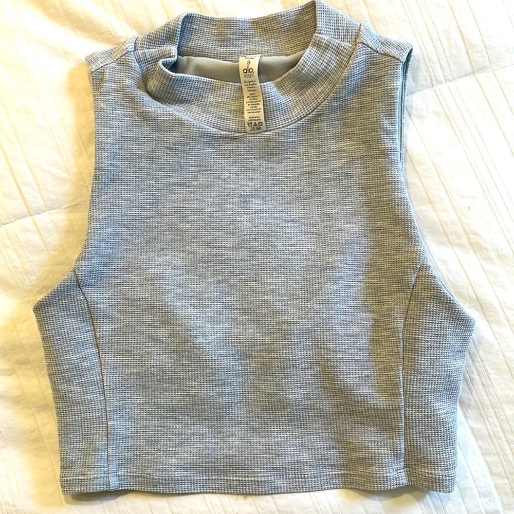 Alo ribbed mock neck crop